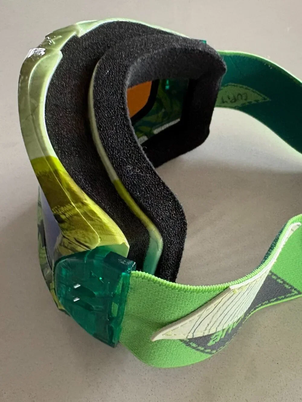 Anon Adustable Mirrored Ski/Snowboard Goggles for Kids or Women (6